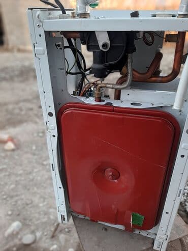 эмеректер бу: Топтолмо суу жылыткыч Бактын көлөмү: 30 л, Ariston, Дат баспас болот, Колдонулган — 6