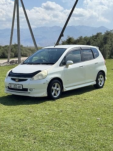 Унаа сатуу: Honda Fit: 2002 г., 1.3 л, Вариатор, Бензин, Хетчбек — 2
