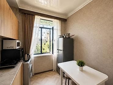 алис: 1 комната, 32 м², Дордой Плаза ТРЦ Индивидуалка, 3 этаж — 3
