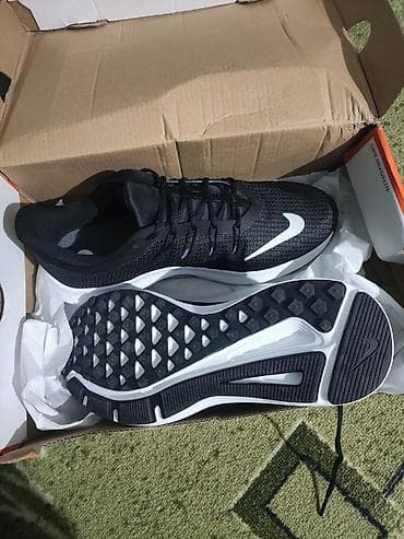 спорт кросовки: Мужские кроссовки, 41, Nike, Новый, цвет - Черный — 1