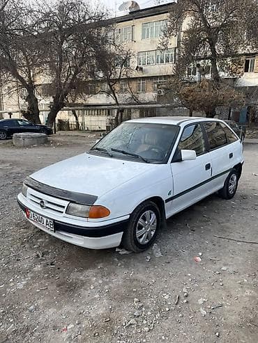 а 6 с4: Opel Astra: 1993 г., 1.6 л, Механика, Бензин, Хэтчбэк — 5