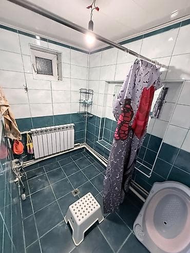 риэлторская компания: Просторный жилой дом с полной внутренней отделкой и мебелью. - — 4