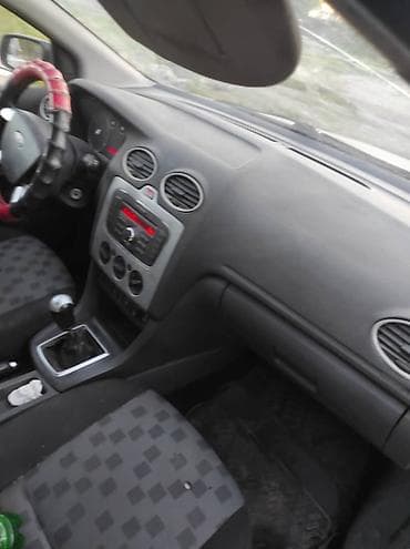 Продажа авто: Ford Focus: 2007 г., 1.6 л, Механика, Бензин, Седан — 4