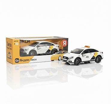На пульте управления машинка «Яндекс Такси» (серия Go) - Масштабная