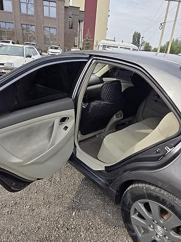 интересует: Toyota Camry: 2007 г., 2.4 л, Автомат, Бензин, Седан — 10