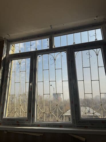 Продается б/у 2 штуки пластиковое окна Хорошое качество состояние