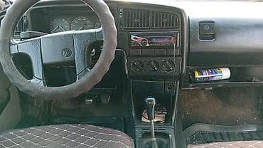 Volkswagen: Volkswagen Passat: 1990 г., 1.6 л, Механика, Газ, Седан — 6