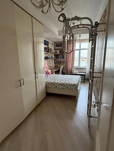элитный квартира: 4 комнаты, 165 м², 3 этаж — 4