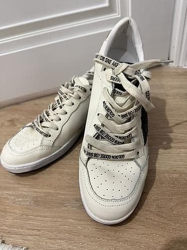Кеды Golden Goose
В идеальном состоянии, не ношенные