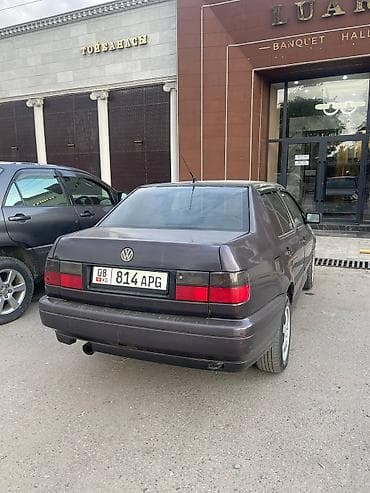 гур венто: Volkswagen Vento: 1993 г., 2 л, Механика, Бензин, Седан — 4