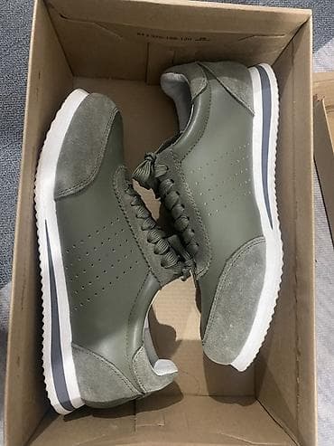 спортивный красовки: Кроссовки мужские, оливкового цвета "НОВЫЕ" - Дизайн: классические — 1