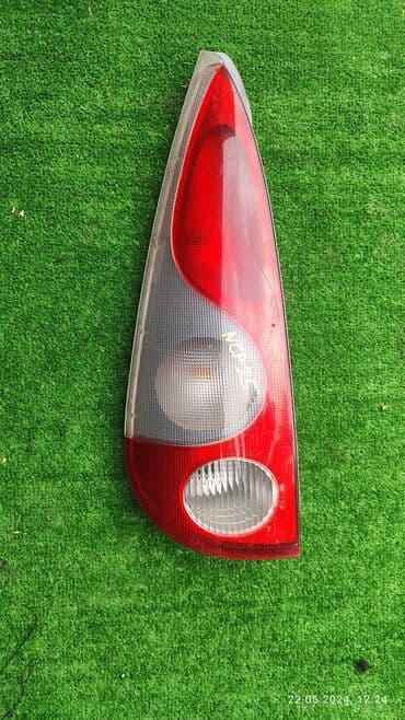 авторазбор митсубиси спейс стар: Задний левый стоп-сигнал Toyota 2003 г., Б/у, Оригинал, Япония — 1