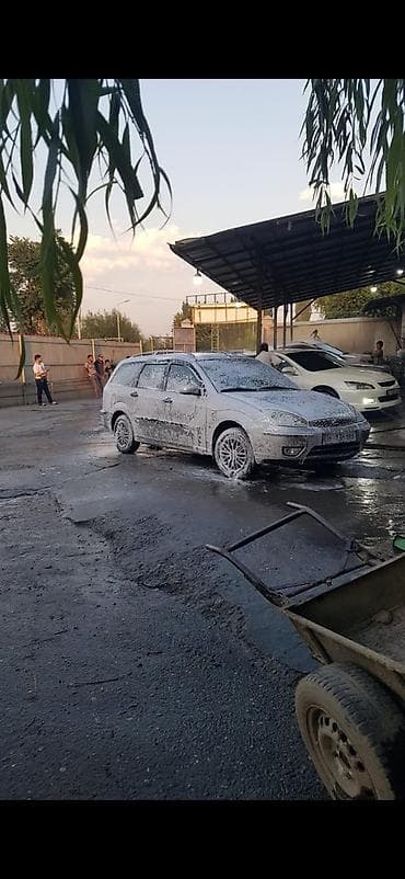 Унаа сатуу: Ford Focus: 2005 г., 1.6 л, Кол менен иштөөчү, Бензин, Универсал — 1