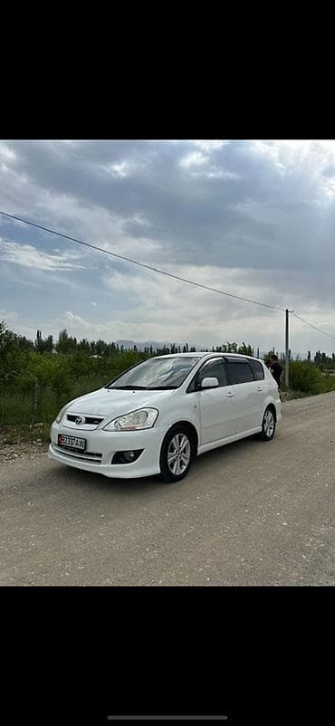 Toyota Ipsum: 2004 г., 2.4 л, Автомат, Бензин, Минивэн
