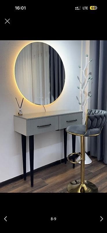 декор для салона красоты: Сдается рабочее место в студии красоты Идеально под: — визажиста — — 1