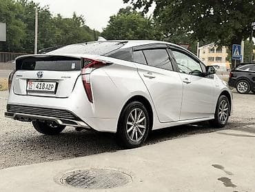 roewe i6: Toyota Prius: 2018 г., 1.8 л, Вариатор, Гибрид, Лифтбек — 2