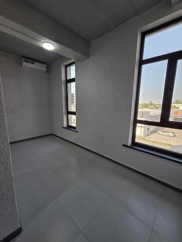 сдаю под массаж: Аренда офисов, 35 м², В бизнес центре, С видом на горы, 1 линия, С оборудованием — 7