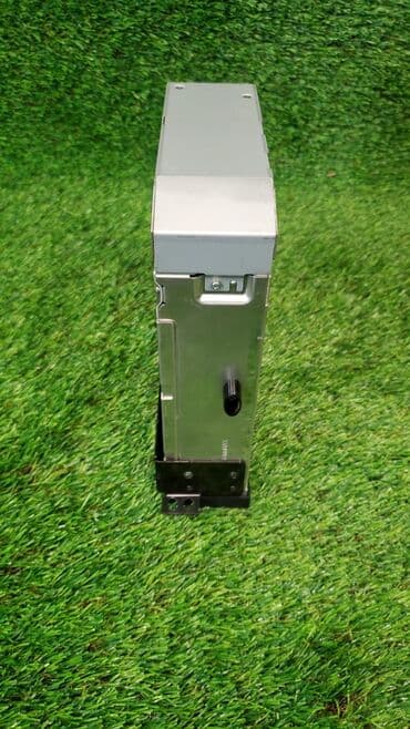 e71: Cd-чейнджер Bmw X5 E70 N62B48 2008 (б/у) ​ Марка: BMW Модель: X5 Год — 6