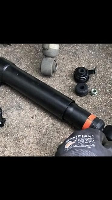 Продаю на лексус жх 470-460 прадо 120-150 электронные амортизаторы в