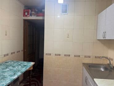 продаю 4 х комнатную квартиру: 2 комнаты, 43 м², 104 серия, 4 этаж — 9