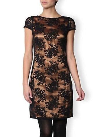 стильные брючные костюмы для девушек купить: Платье WE Fashion Черное кружево на чехле бронзового цвета, прямое — 2