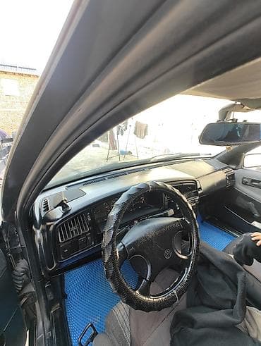 машина volkswagen: Volkswagen Passat Variant: 1989 г., Универсал — 8