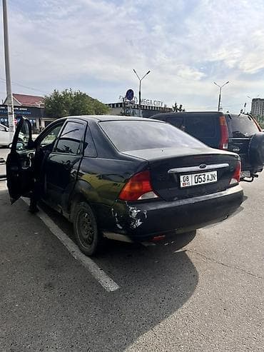 маш: Ford Focus: 2000 г., 1.8 л, Механика, Бензин, Седан — 3