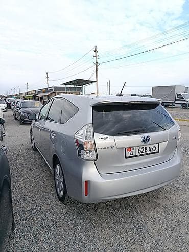 highlander 2012: Toyota Prius V: 2013 г., 1.8 л, Вариатор, Гибрид, Универсал — 4