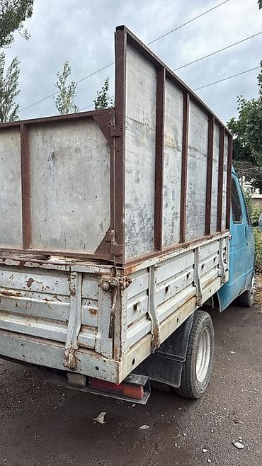 ГАЗ: Бортовой грузовик с высокой надстройкой Описание: - Легкий грузовик с — 1