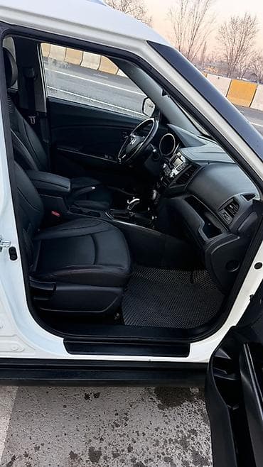 Ssangyong: Ssangyong Tivoli: 2019 г., 1.5 л, Автомат, Бензин, Кроссовер — 7