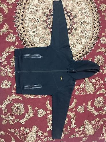 Свитера: Мужская толстовка, M, Nike, Б/у, цвет - Черный, Самовывоз — 1