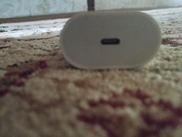 зарядку: Сетевой адаптер питания USB‑C — 2