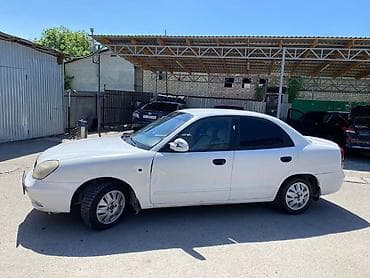 Daewoo Lanos: 2000 г., 1.5 л, Механика, Бензин, Седан