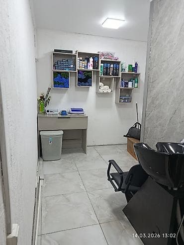 аренда офисных помещений: В мкр Улан2/10 в салоне Сулуу требуется мастер универсал,локация — 4