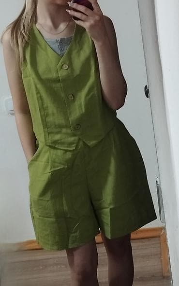 Женские летние льняные костюмчики (жилет+шорты) и платьюшки на девочек
