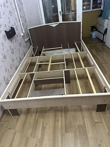 Офисная мебель: Двуспальная кровать, Б/у, Каркас без матраса, длина - 200 см — 2