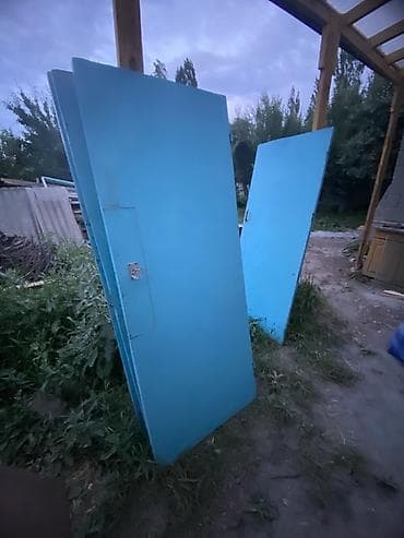 мебель шкафы для одежды: Металлические двери, окрашенные в голубой цвет. - Полотно: сталь — 2