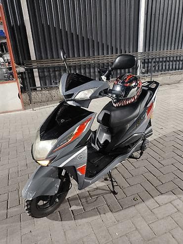 скуттер: Тип скутера Yamaha, 125 куб. см, Бензин, Б/у — 8