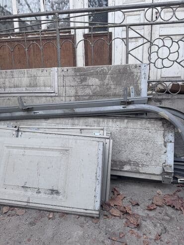 аксессуары для серверных шкафов zpas: Секционные подъемные ворота с встроенной калиткой - Тип полотна — 4