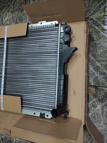 c4: AUDI C4 v2.6 (механика) радиатор охлаждения (WXQP) хорошего качество — 3