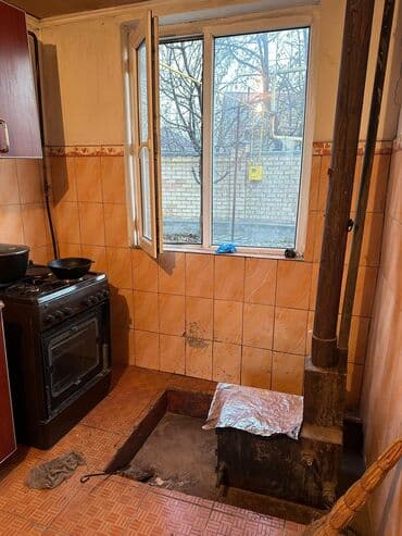 срочно продаётся 1 комнатная квартира в районе шлагбаум по улице кенсуйская 17: 4 комнаты, 140 м², 1 этаж — 6