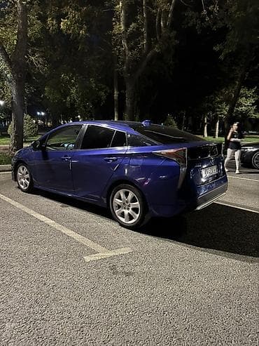 Продажа авто: Toyota Prius: 2016 г., 1.8 л, Автомат, Гибрид, Хэтчбэк — 4