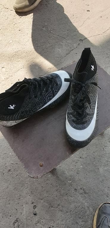 одежда и обувь: Размер 38 бутсы для футбола болшемерка красивые использовано почти 2 — 1