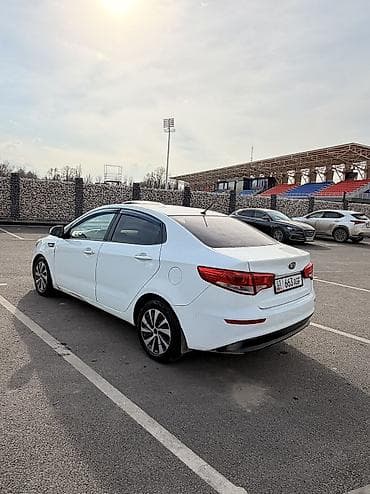 машына афтамат: Kia Rio: 2015 г., 1.4 л, Автомат, Бензин, Седан — 4