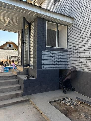 230: 🏡 **Продаётся просторный двухэтажный жилой дом в Бишкеке!** 📍 **ж/м — 1