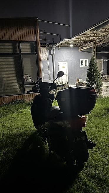 Скутерлер: Скутер түрү 125 куб. см, Бензин, Колдонулган — 4