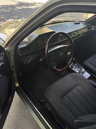 делаю: Mercedes-Benz W124: 1990 г., 2.3 л, Автомат, Бензин, Седан — 7