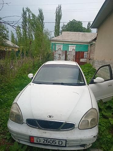 Daewoo Nubira: 1999 г., 1.5 л, Механика, Бензин, Седан