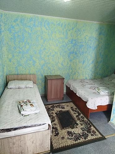 sky hotel: Гостевой двор с зелёным двориком и отдельными номерами - Номера с — 5