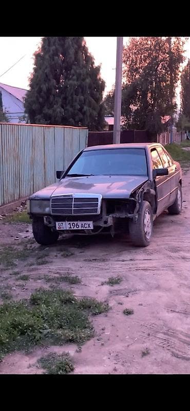 Транспорт: Mercedes-Benz 190: 1989 г., 2 л, Механика, Дизель, Седан — 8